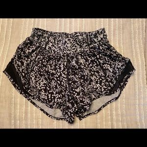 Black and white Lululemon hotty hot shorts